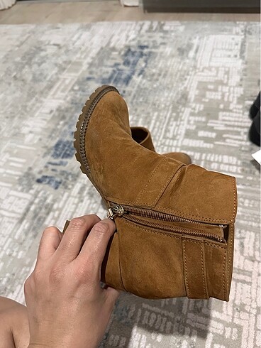 38 Beden BERSHKA bot