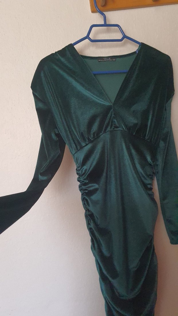 Uzun Kollu Yeşil Kadife Abiye Elbise - Görsel 2