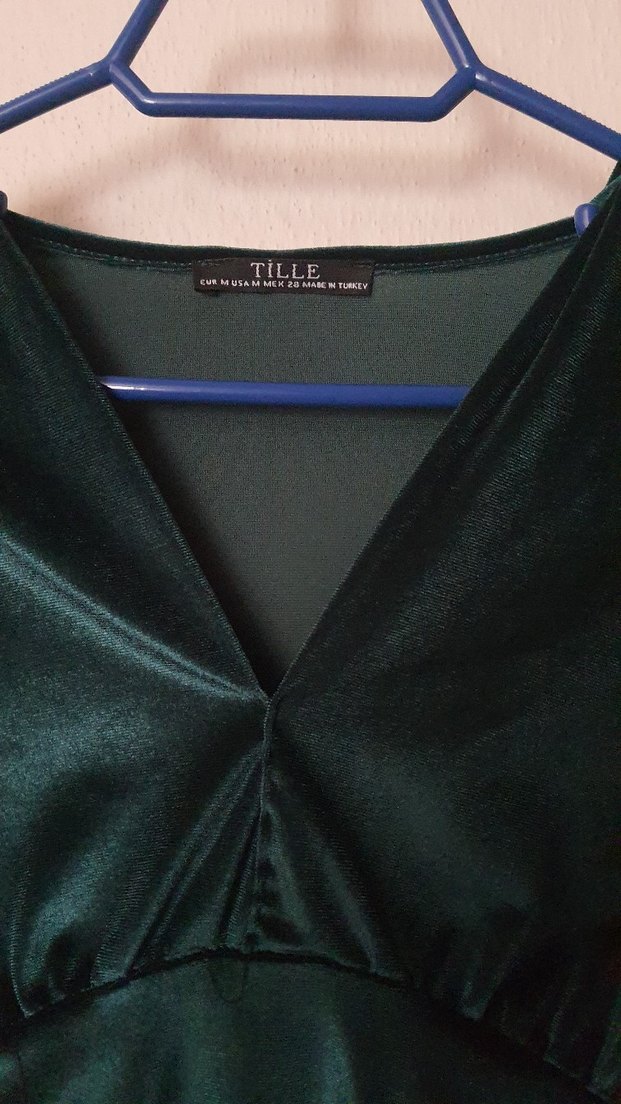 Uzun Kollu Yeşil Kadife Abiye Elbise - Görsel 3