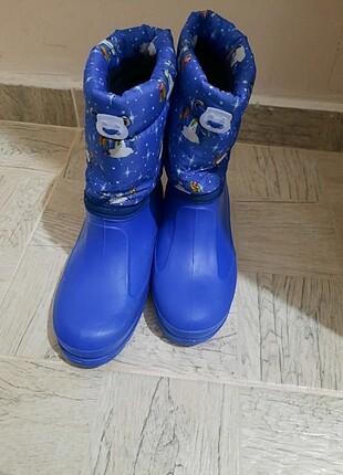 Çocuk kar botu