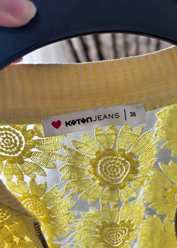 Sarı Dantel İşlemeli Uzun Kollu Triko Ceket - Görsel 2