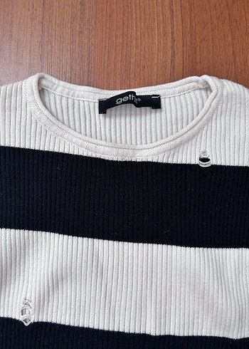 Uzun Kollu Siyah Beyaz Çizgili Örgü Kazak - Görsel 4