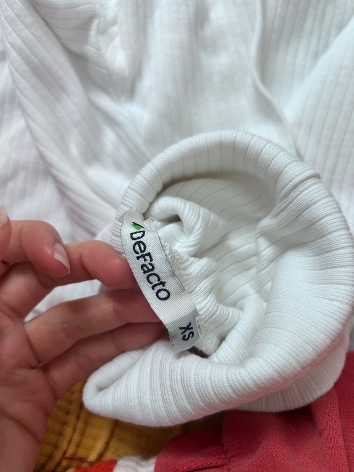 Beyaz Kadın Boğazlı İnce Triko Kazak - Görsel 4