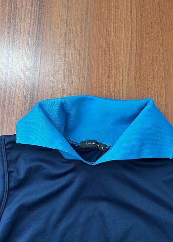 Mavi Yüksek Yakalı Uzun Kollu Spor Üst - Görsel 2