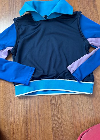 Mavi Yüksek Yakalı Uzun Kollu Spor Üst - Görsel 3