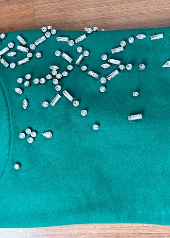 Taşlı yeşil sweatshirt - Görsel 4