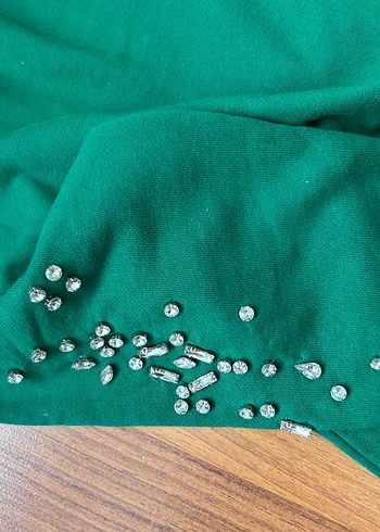Taşlı yeşil sweatshirt - Görsel 5