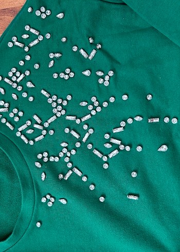 Taşlı yeşil sweatshirt - Görsel 2