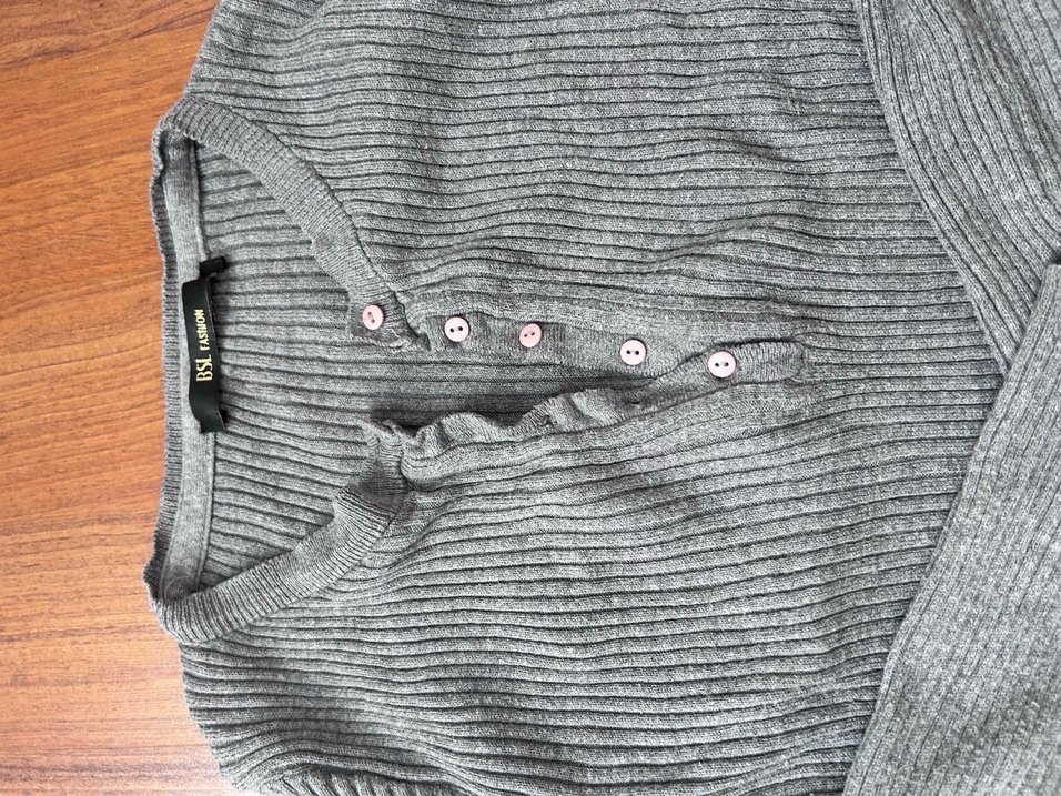 Düğmeli Gri Kadın Triko Kazak - Görsel 2