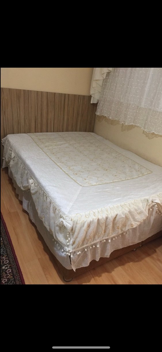 İşlemeli Beyaz Yatak Örtüsü - Görsel 2
