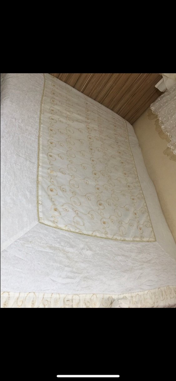 İşlemeli Beyaz Yatak Örtüsü - Görsel 5