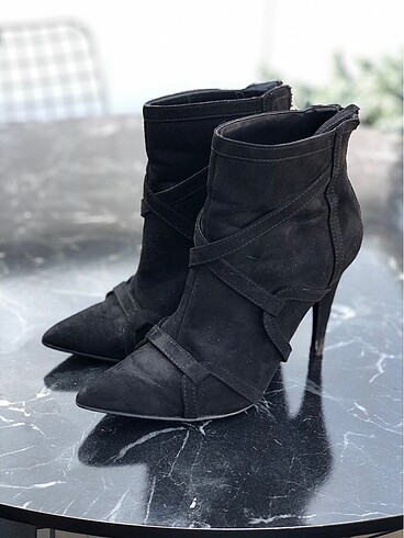 Zara Zara 37 numara bot
