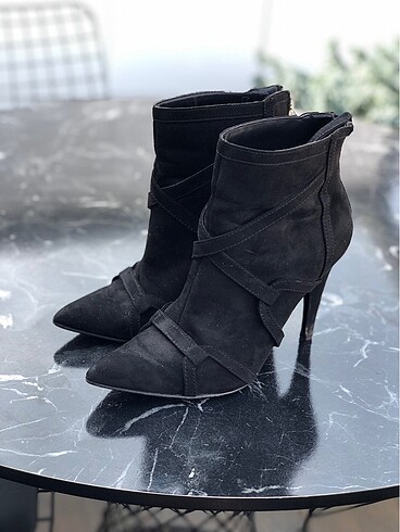 37 Beden siyah Renk Zara 37 numara bot