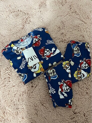 1 Yaş Beden lacivert Renk ZARA PAW PATROL PİJAMA TAKIMI