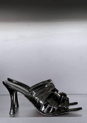 Yves Saint Laurent Rugan Stiletto Topuklu Terlik - Görsel 2
