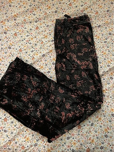 Çiçekli kadife zara pantolon