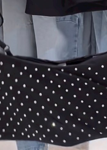 Puantiye Desenli Siyah Atlet - Görsel 3