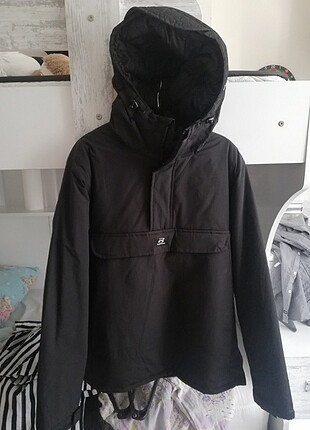 m Beden PULL&BEAR KANGURU CEPLİ SİYAH MONT