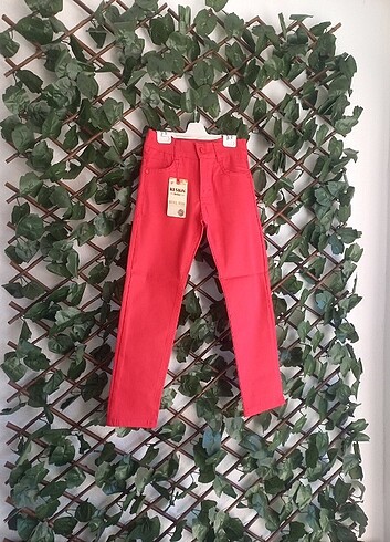 7 Yaş Beden Kırmızı cocuk pantolonu 