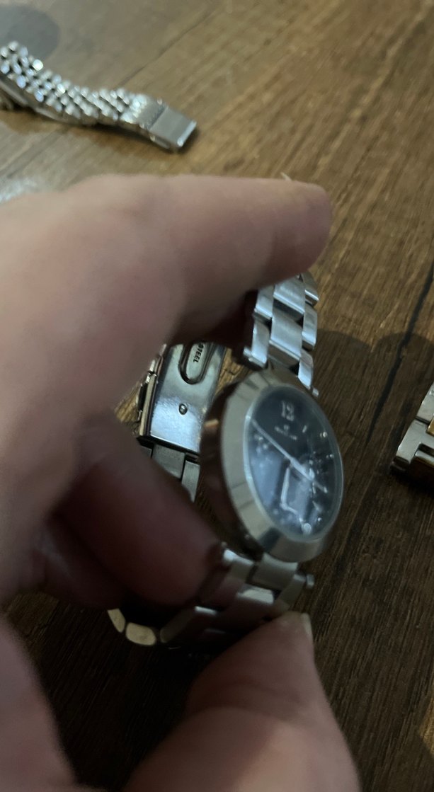 Minimalist Siyah Kadın Kol Saati - Görsel 2