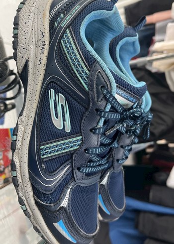 Skechers 38