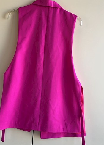 Pembe Saten Dökümlü Kolsuz Blazer - Görsel 3