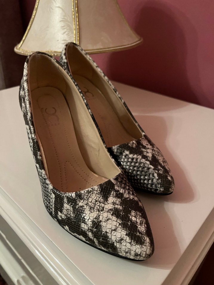 Gri Yılan Desenli Kadın Topuklu Ayakkabı - Görsel 4