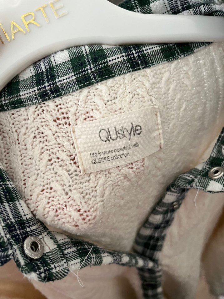 Düğmeli Beyaz Triko Kadın Hırka - Görsel 2