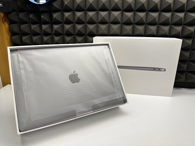 Apple Macbook Air M1 - 8/256