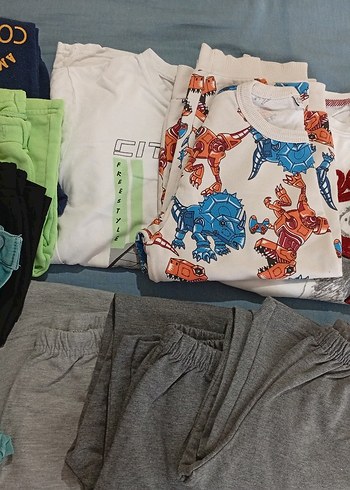 Erkek Çocuk Siyah Kapüşonlu Fermuarlı Yelek - Görsel 6