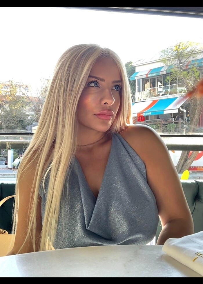 Sırtı açık bluz - Görsel 2