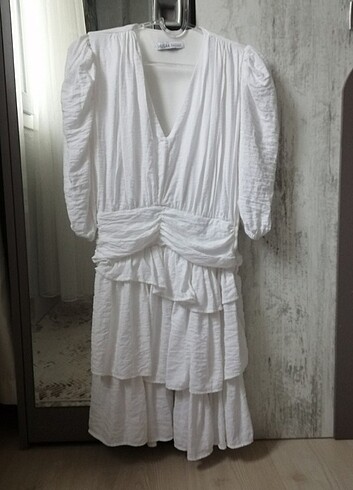 Diğer beyaz elbise