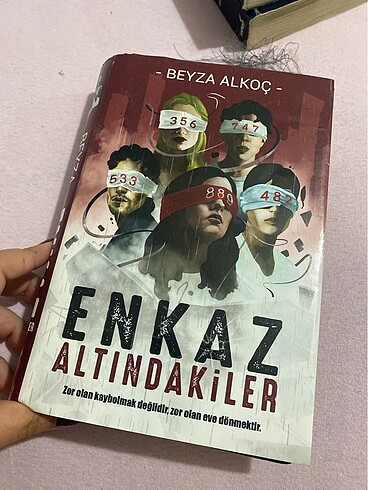 Enkaz altındakiler ciltli