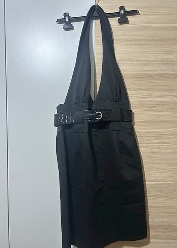 Siyah Midi Halter Yaka Kemerli Elbise - Görsel 3