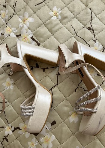 Beyaz Tokalı Kadın Gelinlik Ayakkabısı - Görsel 5