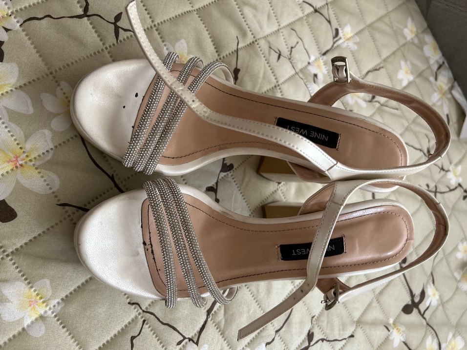 Beyaz Tokalı Kadın Gelinlik Ayakkabısı - Görsel 3