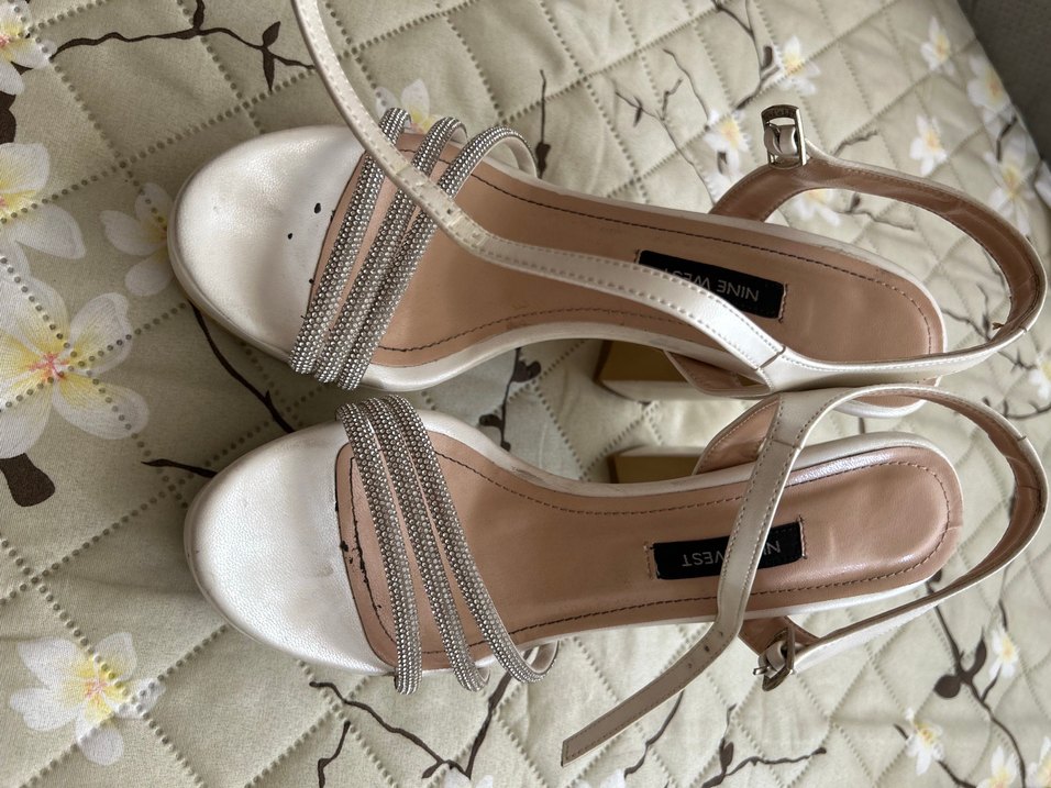 Beyaz Tokalı Kadın Gelinlik Ayakkabısı - Görsel 2