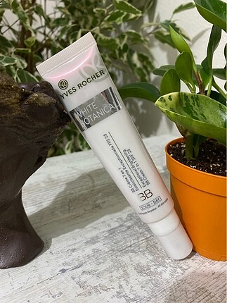 Yves Rocher White Botanical - Leke Karşıtı ve Aydınlatıcı 30 SPF BB Krem