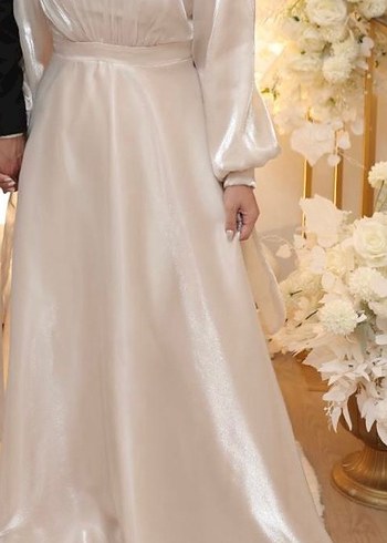 38 Beden Uzun Beyaz Drape Detaylı Tesettür Abiye