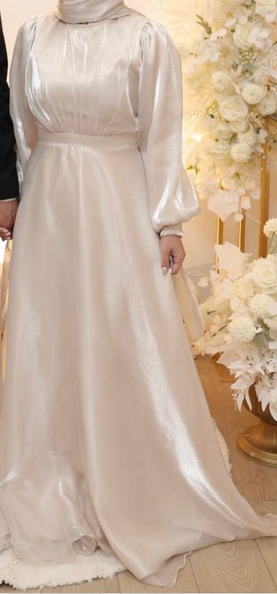 Uzun Beyaz Drape Detaylı Tesettür Abiye - Görsel 5