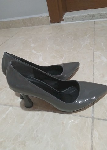 Gri Kadın Stiletto Topuklu Ayakkabı