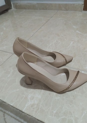 Bej Stiletto Topuklu Kadın Ayakkabı