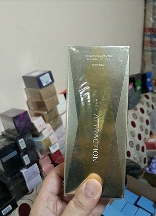 ATRACTION BAYAN PARFÜM AVON 