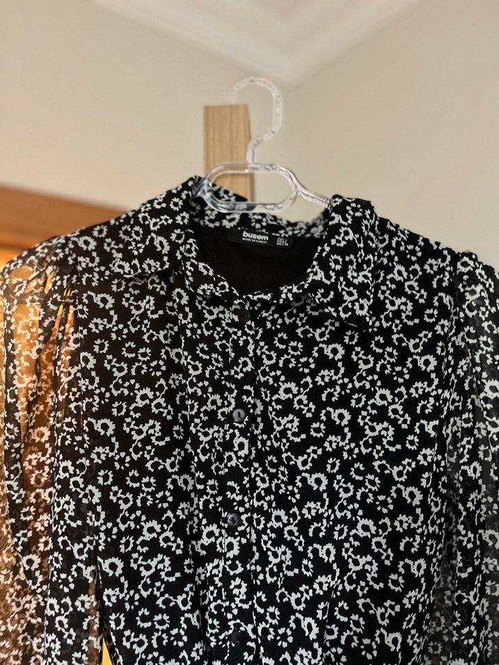 Düğmeli Siyah Midi Uzun Kollu tül elbise - Görsel 3