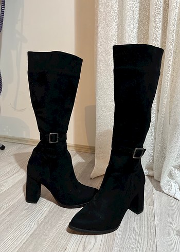 Siyah Süet Tokalı Kadın Diz Boyu Bot - Görsel 10