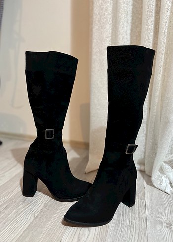Siyah Süet Tokalı Kadın Diz Boyu Bot - Görsel 11