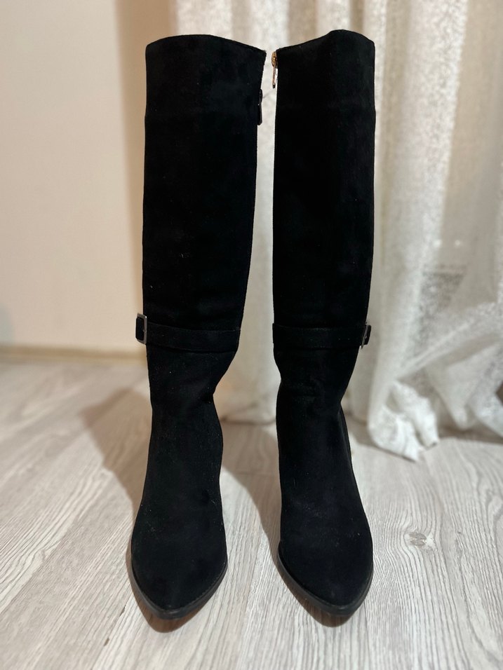 Siyah Süet Tokalı Kadın Diz Boyu Bot - Görsel 4