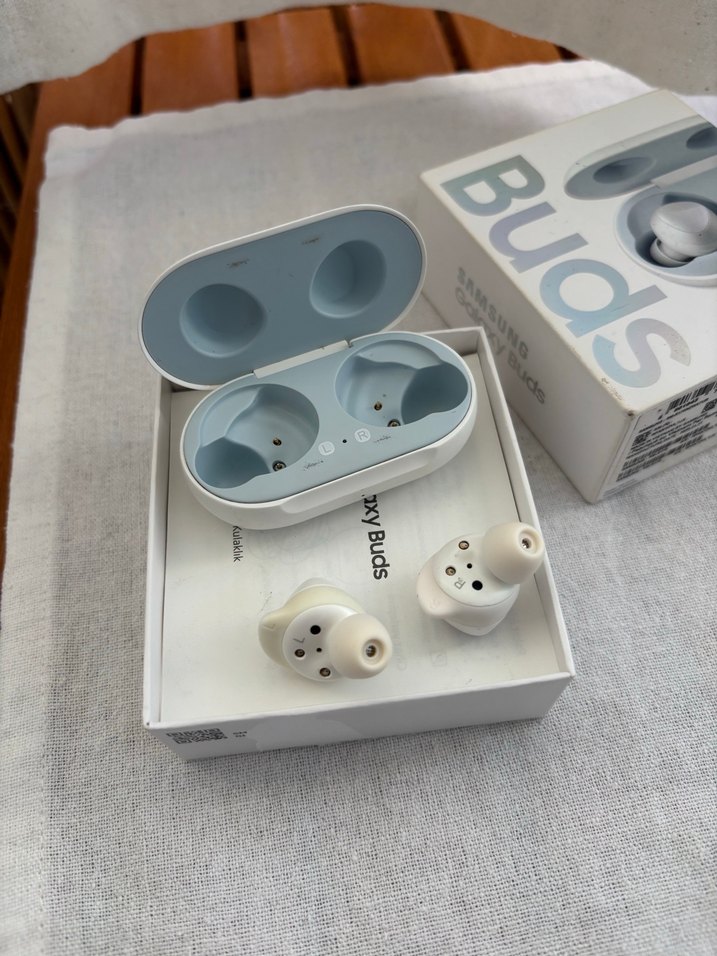 Samsung Galaxy Buds Beyaz Kablosuz Kulaklık - Görsel 2