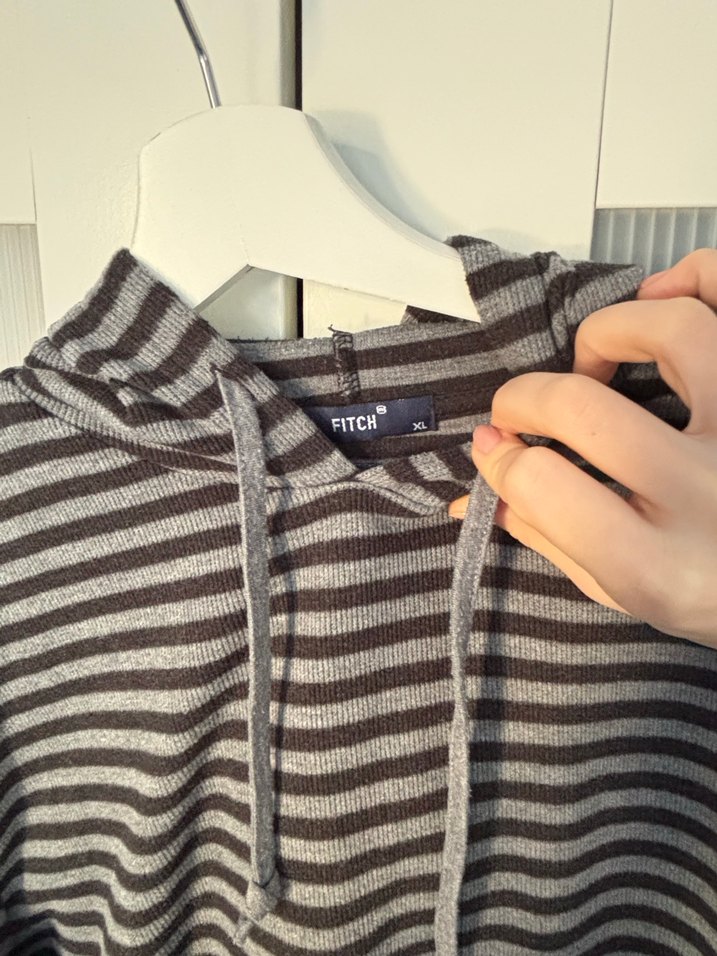 Gri Çizgili Kapüşonlu Kadın Sweatshirt - Görsel 4