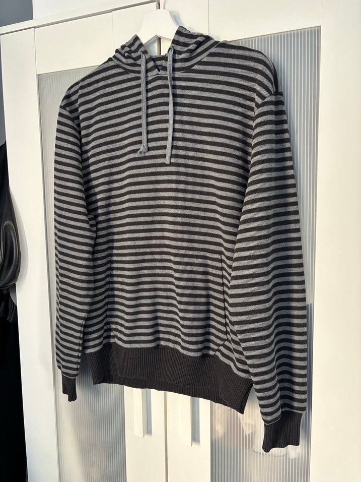 Gri Çizgili Kapüşonlu Kadın Sweatshirt - Görsel 2